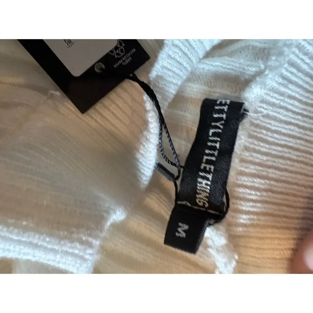 PrettyLittleThing Cream Soft Rib Knit Cut-Out Bodysuit Long Sleeve Size M  NWT